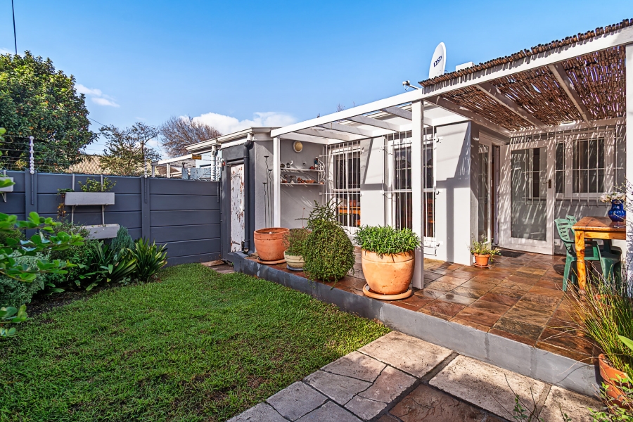 2 Bedroom Property for Sale in Claremont Western Cape
